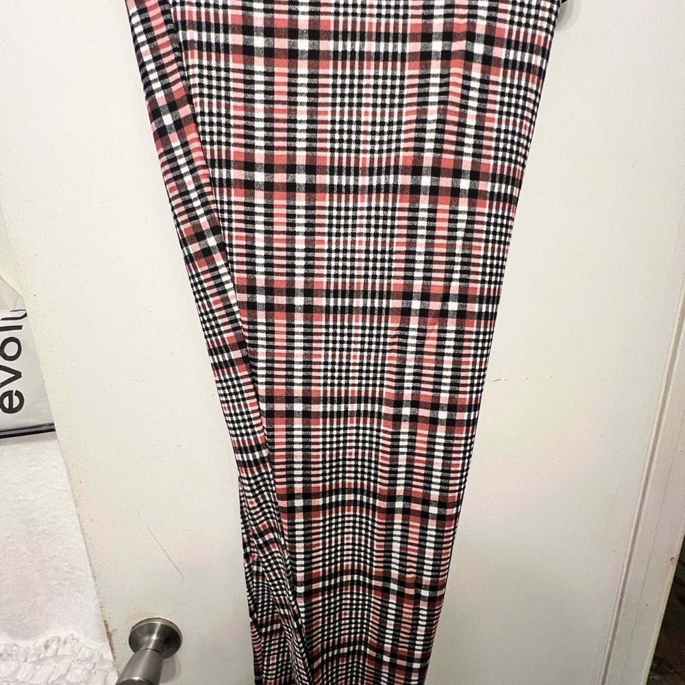 SHEIN Curve Plaid Trousers in Pink and Black
